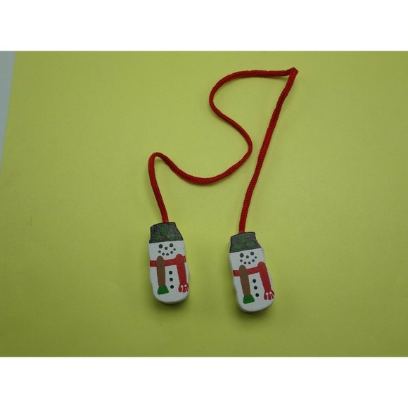 SNOWMAN CHRISTMAS GIFT TIE 2 miniature wood snowmen on cord - Picture 4 of 4
